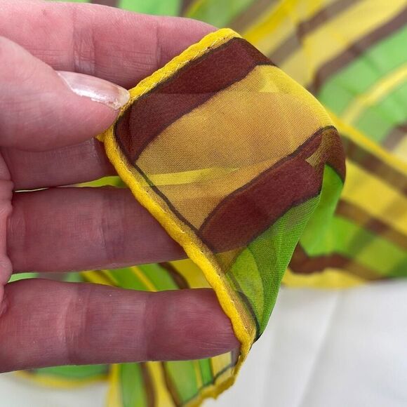 Vintage made in Japan hand rolled crepe scarf - Picture 6 of 9